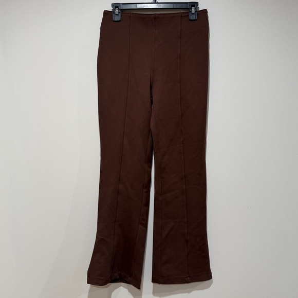 NWT Abercrombie & Fitch Ponte Knit Split-Hem Flare Pant Medium M Brown Pull On - Picture 1 of 9